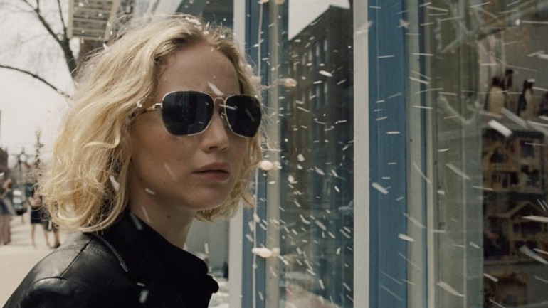'Joy' Review: Jennifer Lawrence’s Brilliant Performance in A Chaotic Family and Commerce Biopic of Joy Mangano