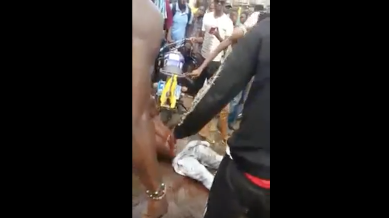 SHOCKING Human Rights Abuse in Ghana: A Young Man’s Ear is Bitten, He’s Beaten And ‘Burnt Alive’ in Ghana By Instant Justice Mob (VIDEO)
